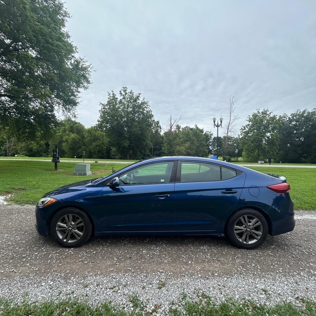 Hyundai Elantra Value Edition 6A 2017