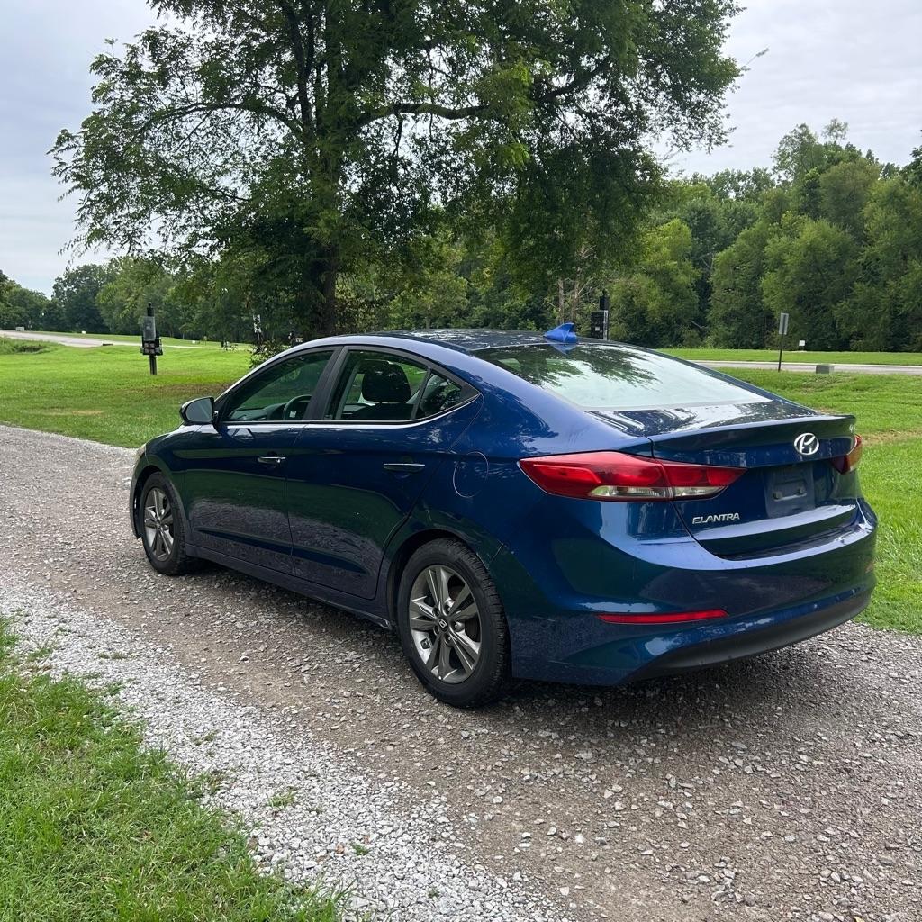 Hyundai Elantra Value Edition 6A 2017