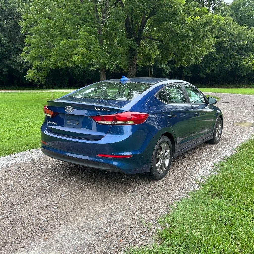 Hyundai Elantra Value Edition 6A 2017