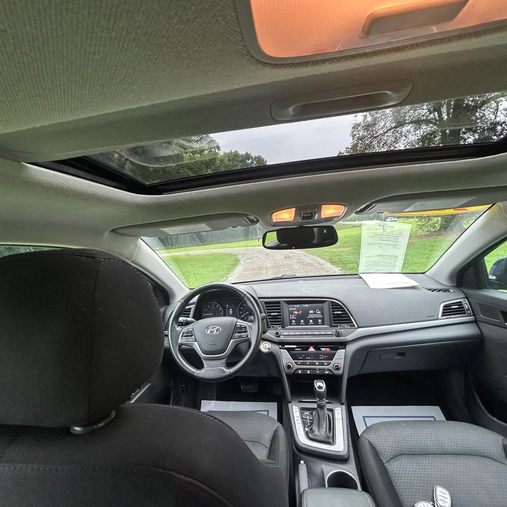 Hyundai Elantra Value Edition 6A 2017