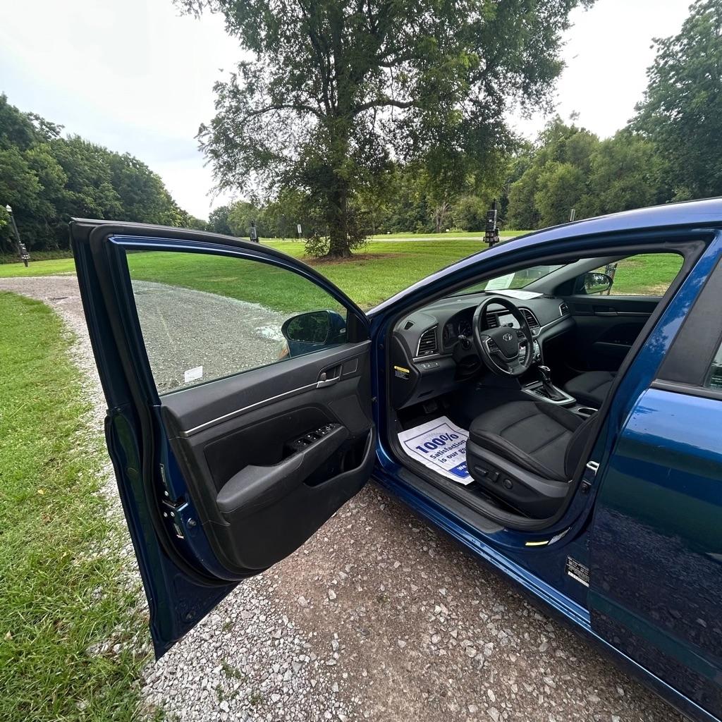 Hyundai Elantra Value Edition 6A 2017