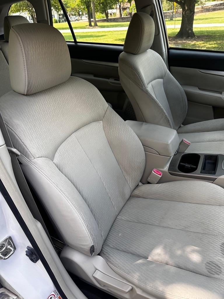 Subaru Outback 2.5i 2011