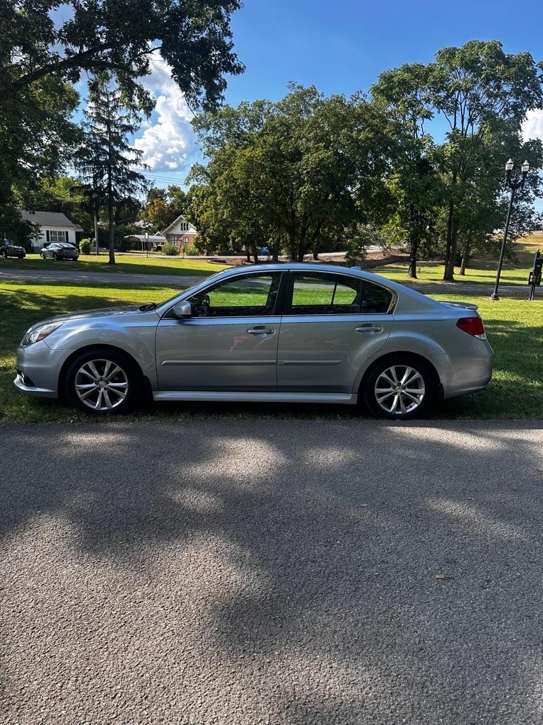 Subaru Legacy 3.6R Limited 2013