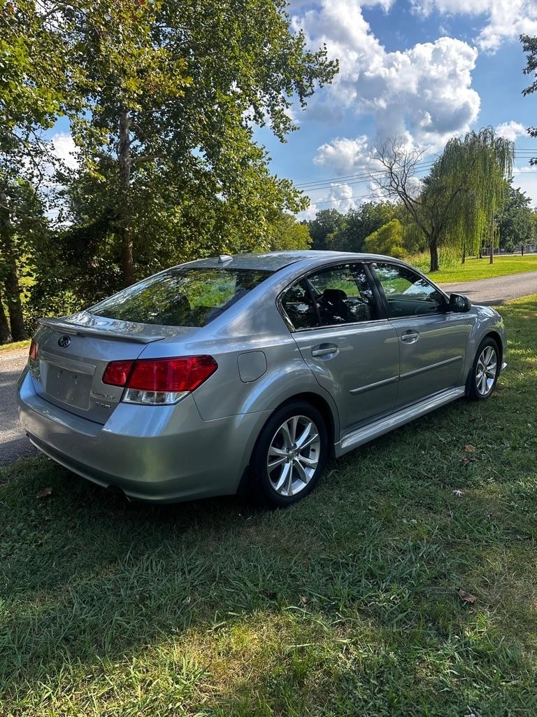 Subaru Legacy 3.6R Limited 2013