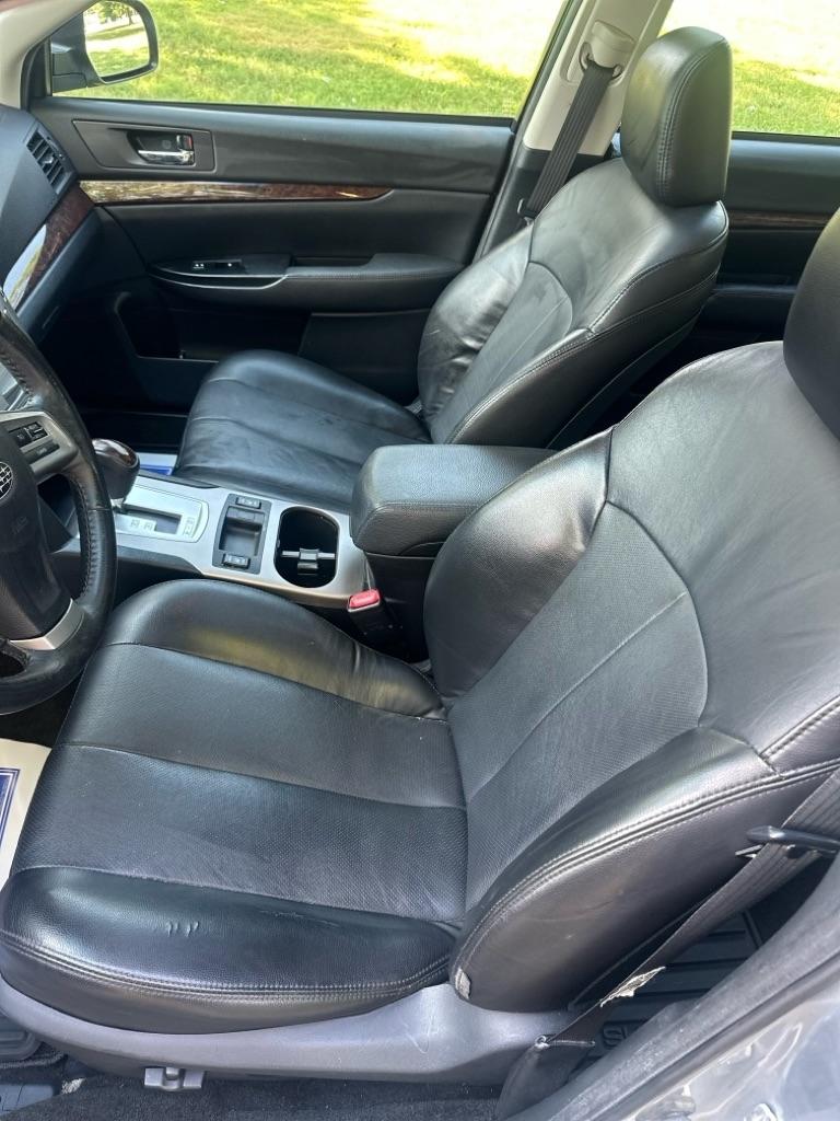 Subaru Legacy 3.6R Limited 2013