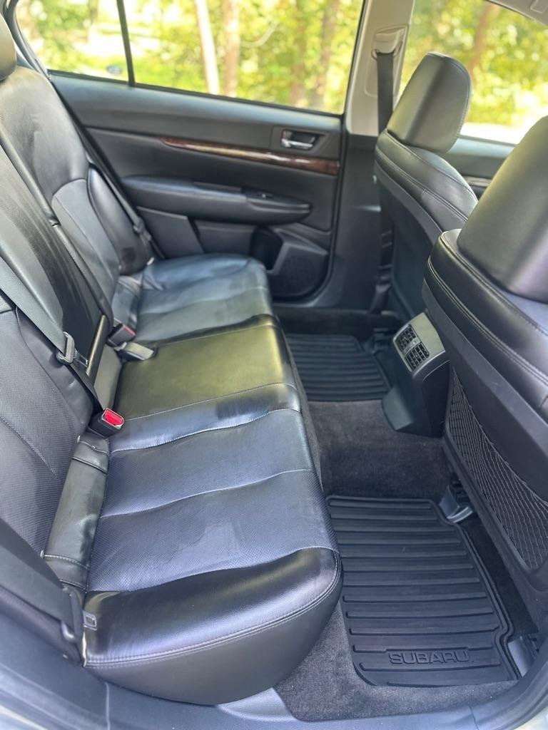 Subaru Legacy 3.6R Limited 2013