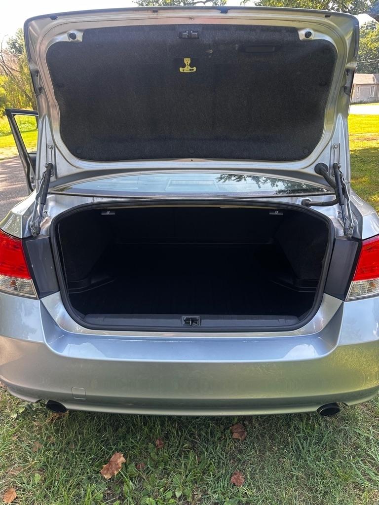Subaru Legacy 3.6R Limited 2013