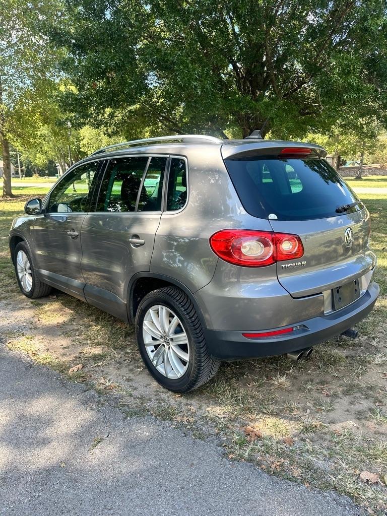 Volkswagen Tiguan S 4Motion 2011