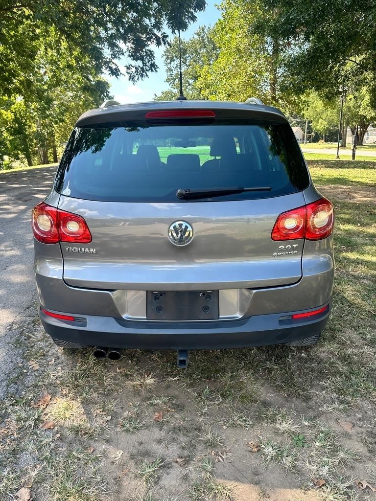 Volkswagen Tiguan S 4Motion 2011