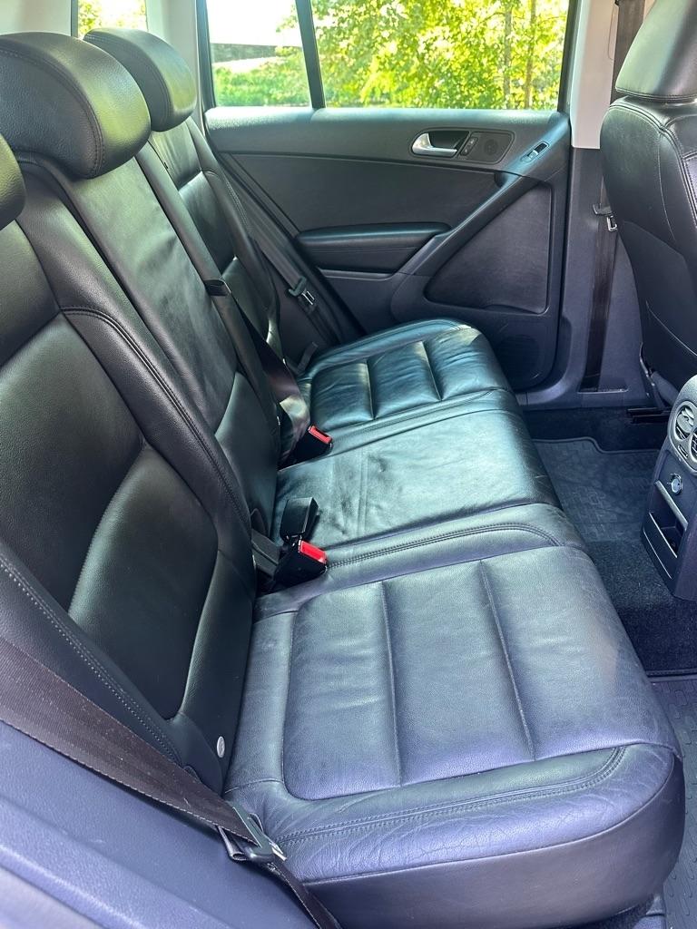 Volkswagen Tiguan S 4Motion 2011