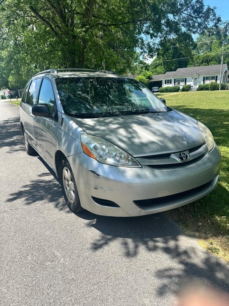 Toyota Sienna CE FWD 7 Passenger 2010