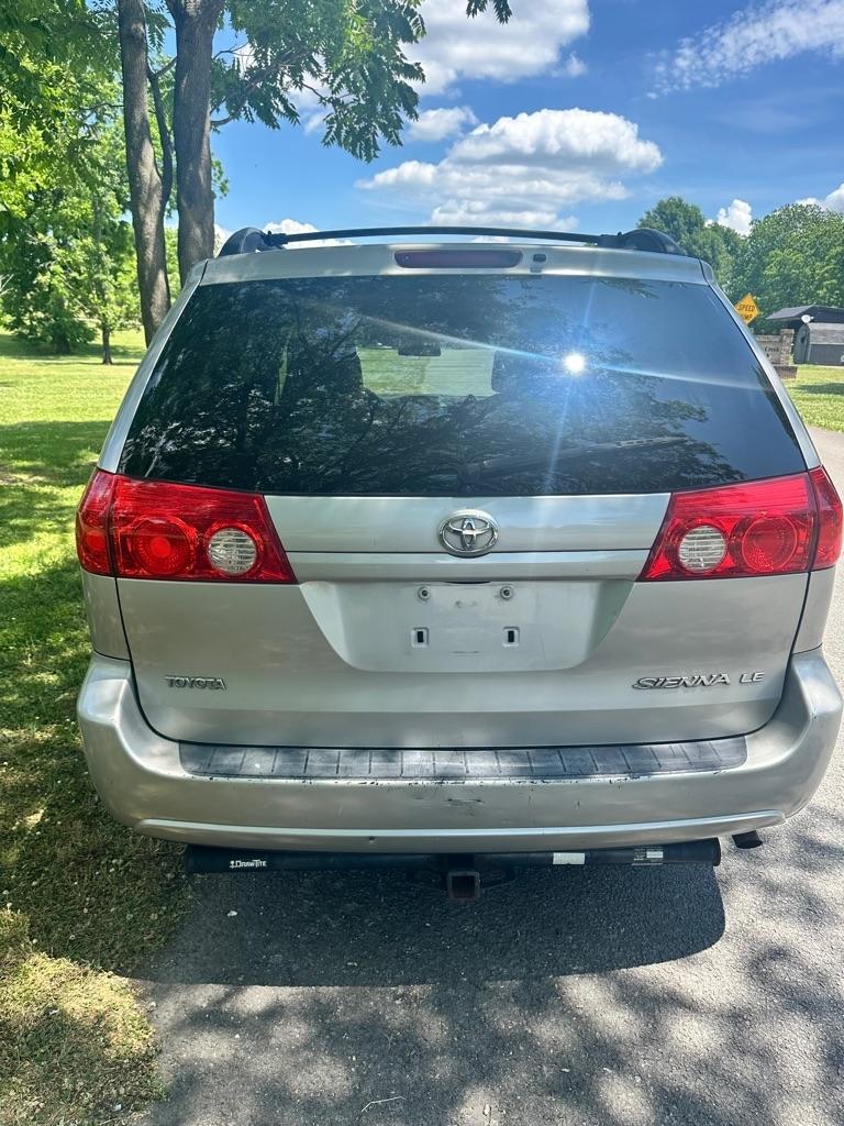 Toyota Sienna CE FWD 7 Passenger 2010