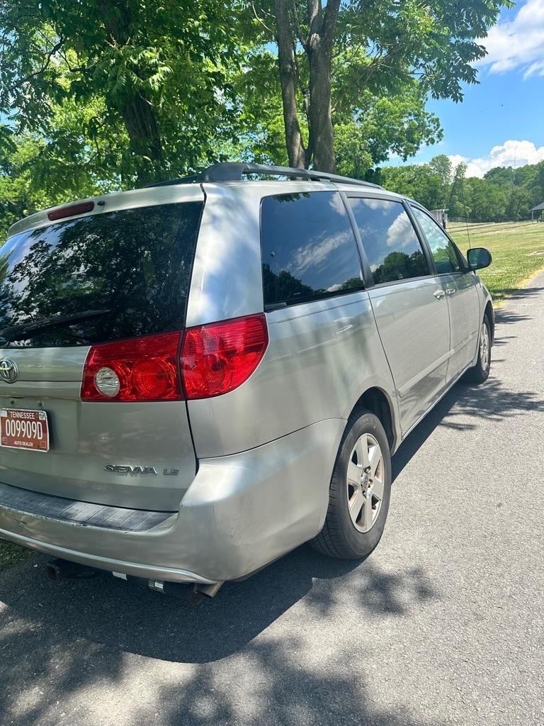 Toyota Sienna CE FWD 7 Passenger 2010