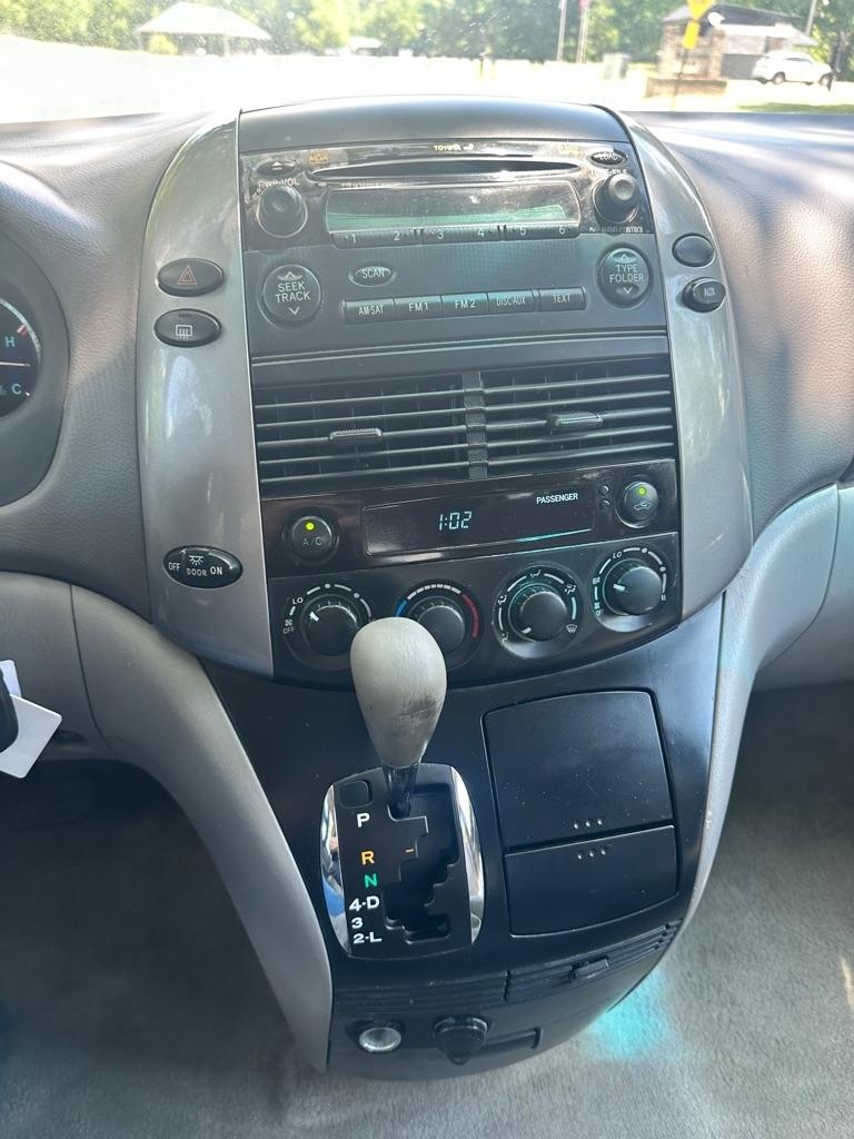 Toyota Sienna CE FWD 7 Passenger 2010