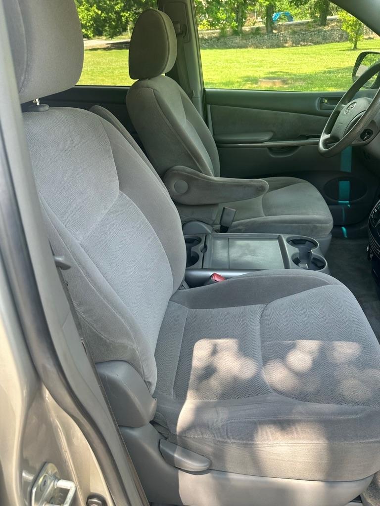 Toyota Sienna CE FWD 7 Passenger 2010