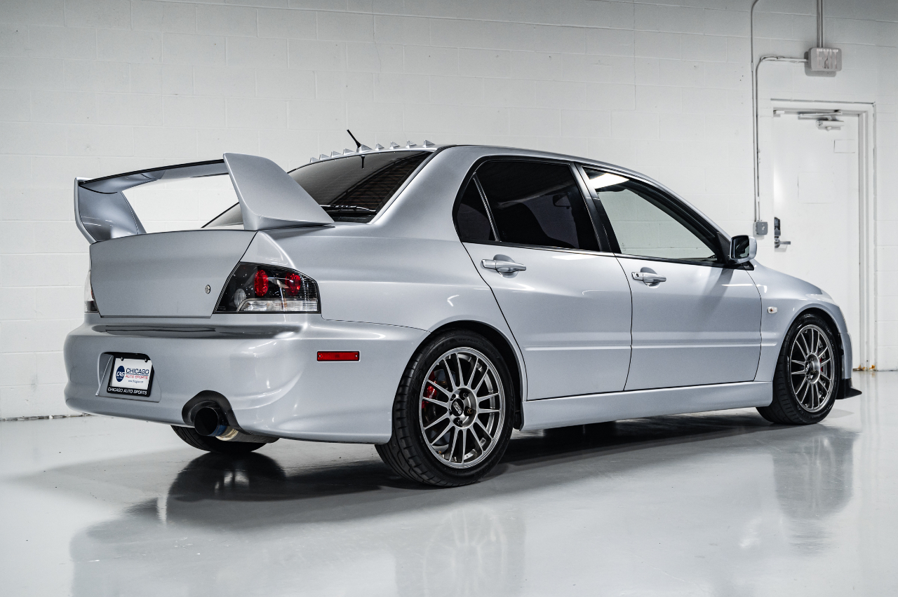 2006 Mitsubishi Lancer Evolution IX photo 3