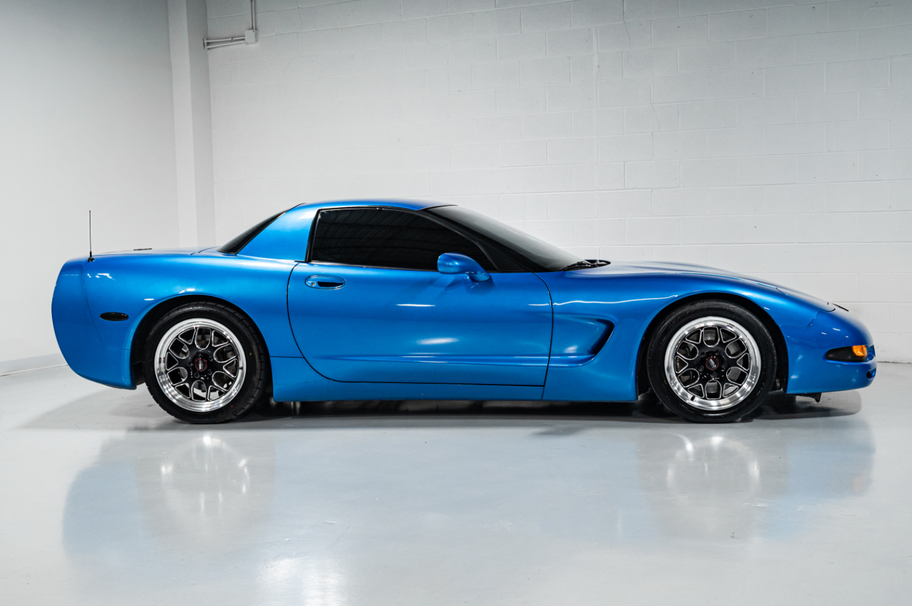 1999 Chevrolet Corvette Hardtop photo 2