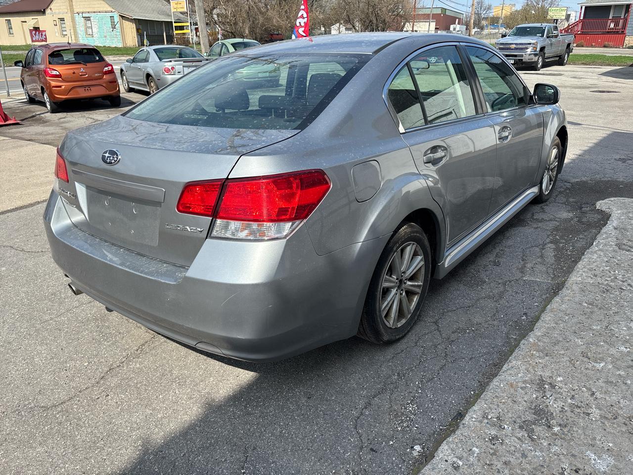 Subaru Legacy 2.5i Premium 2011
