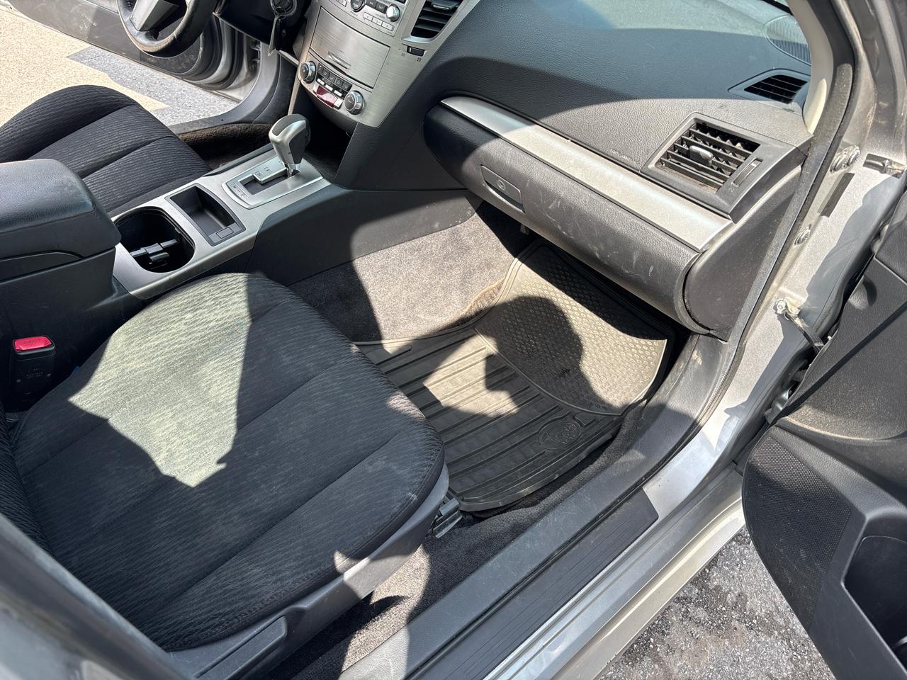 Subaru Legacy 2.5i Premium 2011