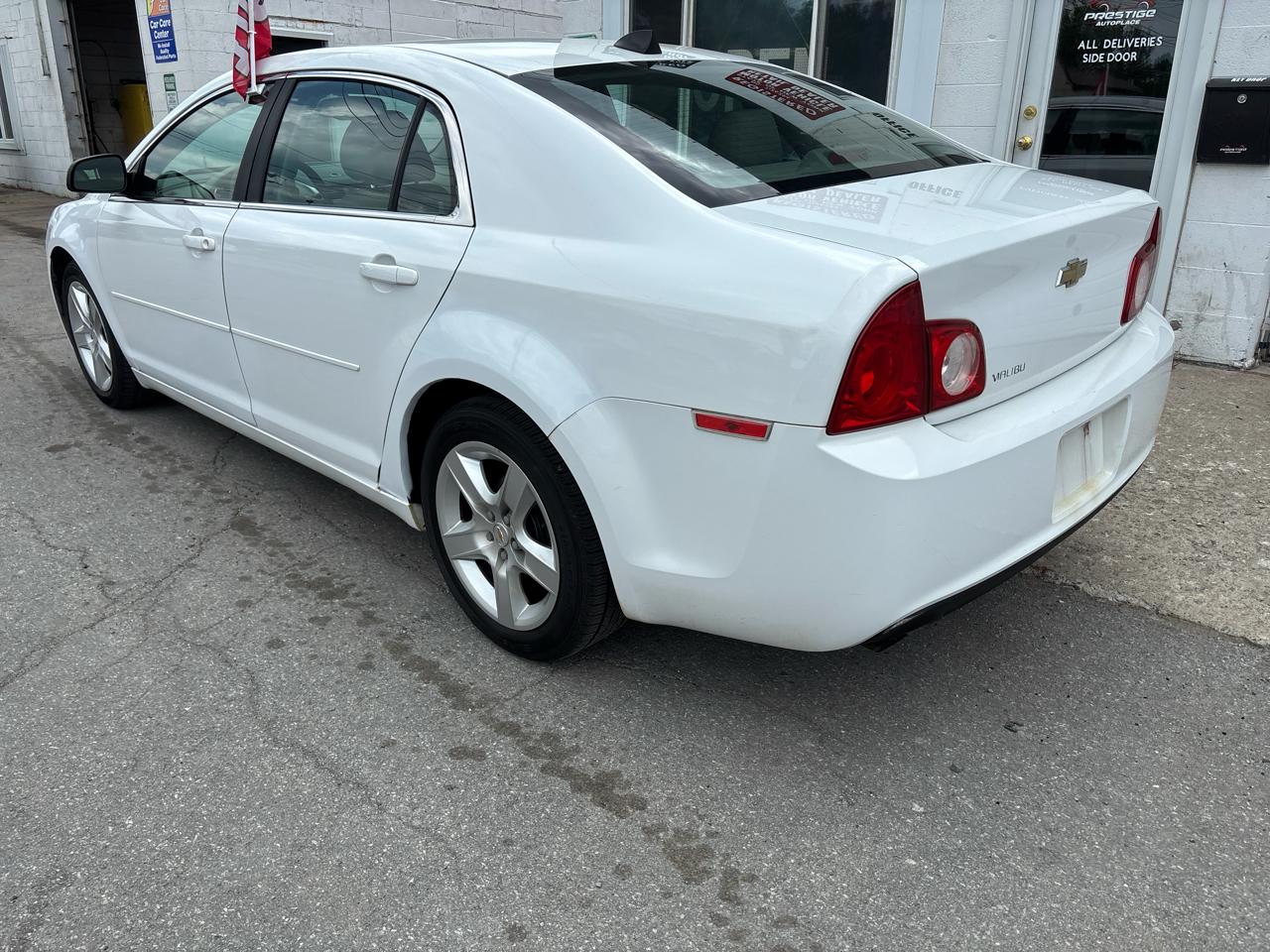 Chevrolet Malibu LS 2012