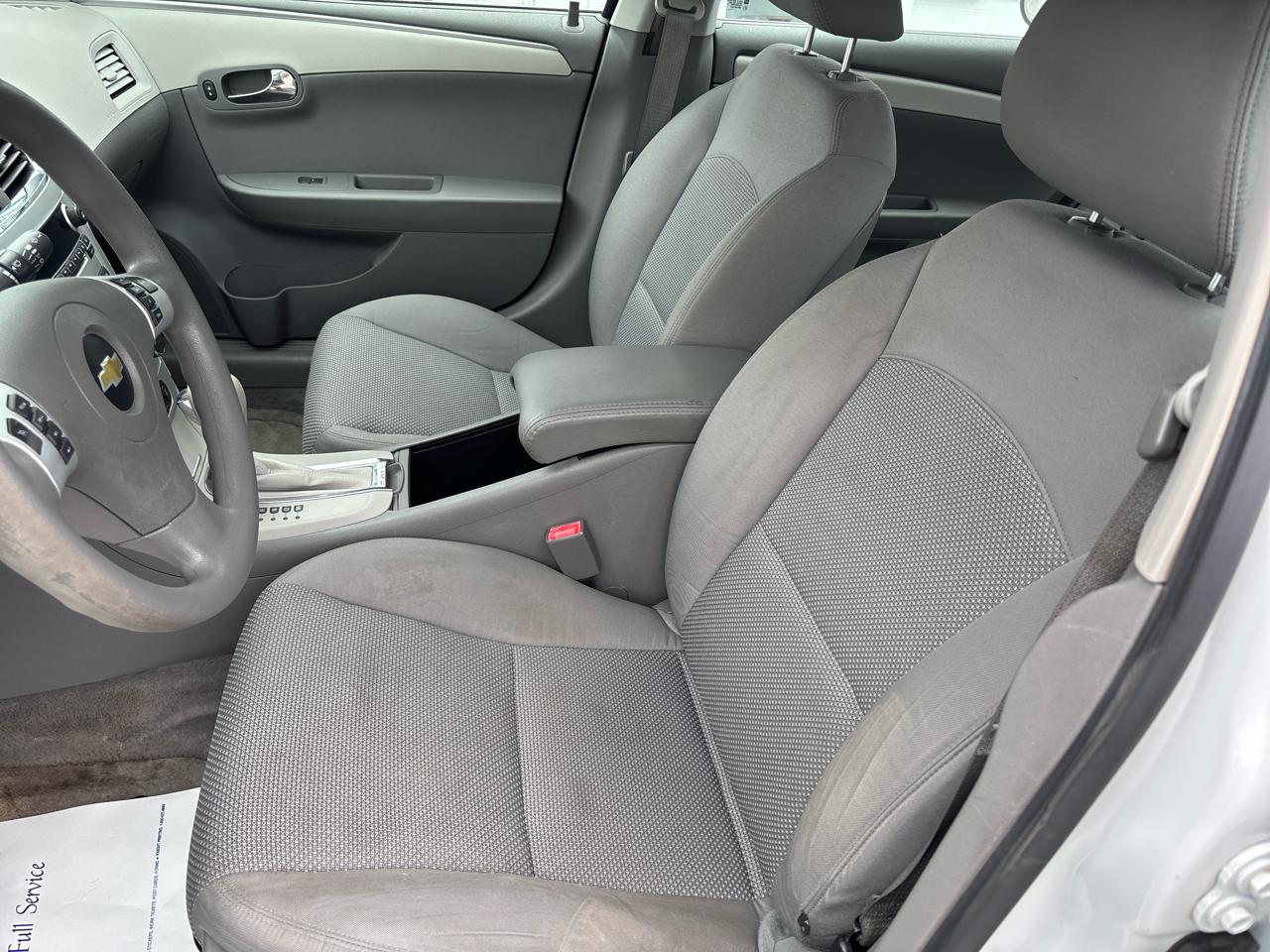 Chevrolet Malibu LS 2012