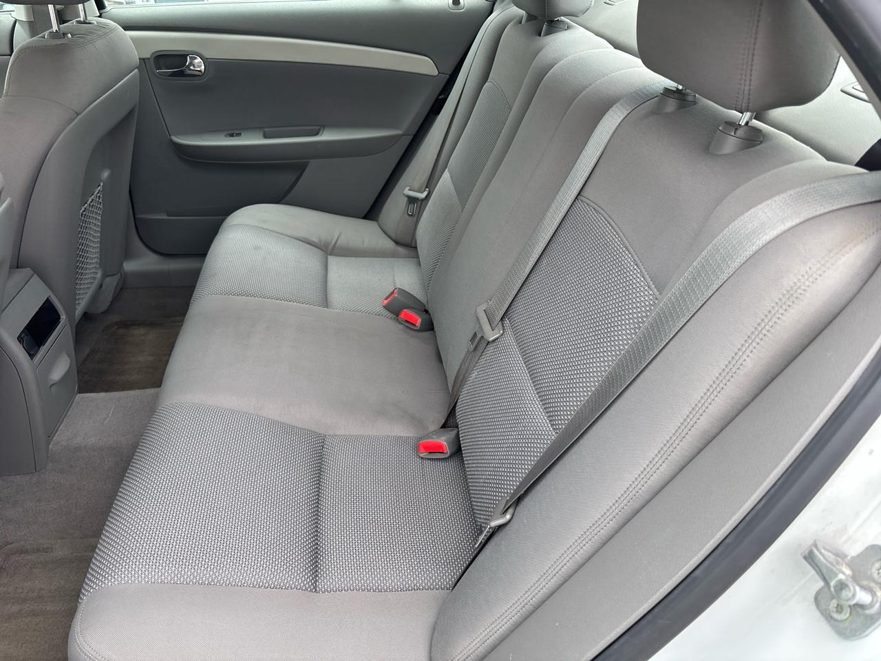 Chevrolet Malibu LS 2012