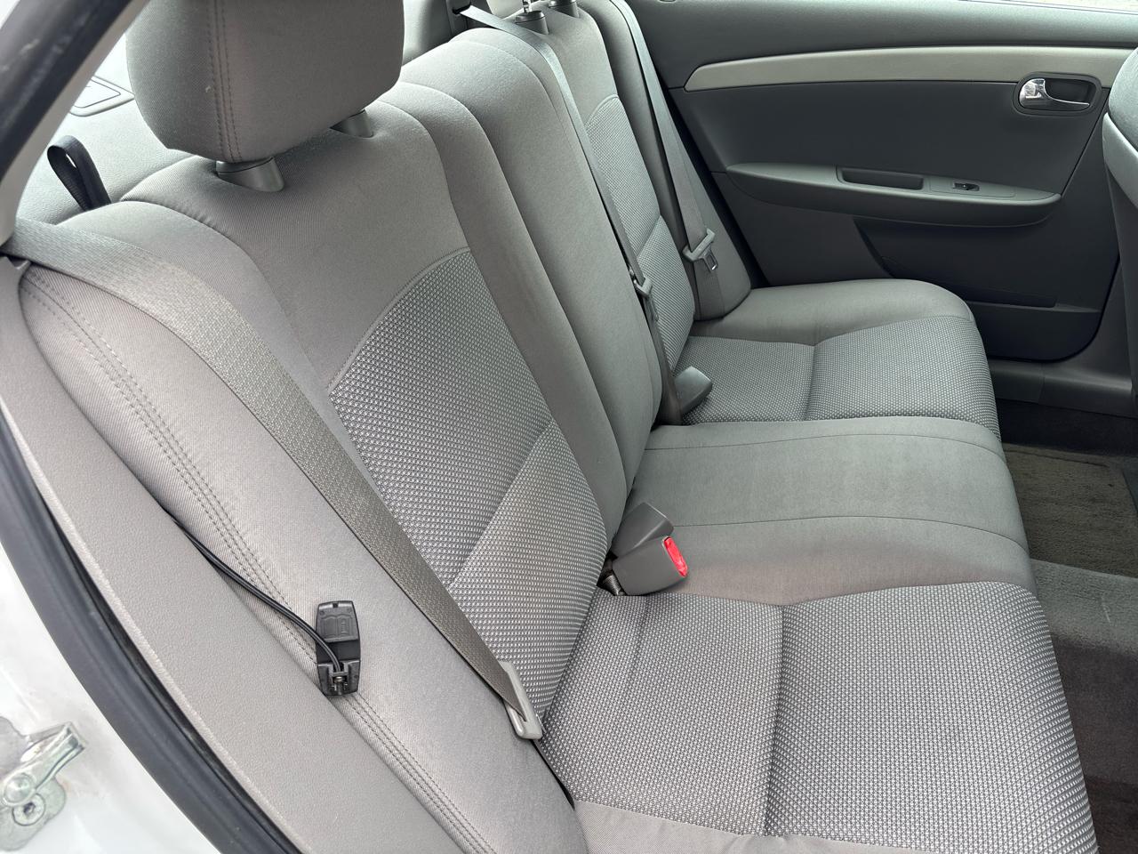 Chevrolet Malibu LS 2012