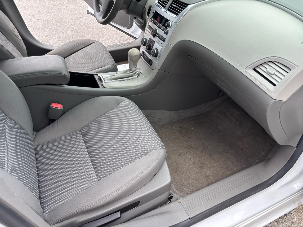 Chevrolet Malibu LS 2012