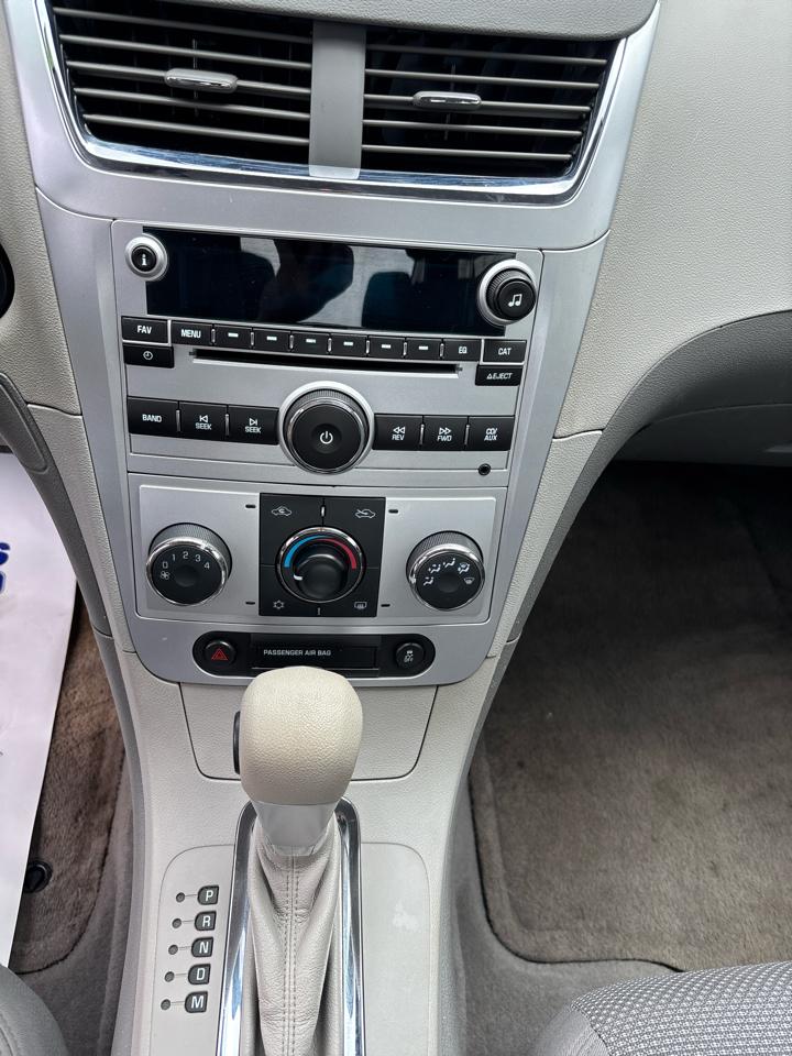 Chevrolet Malibu LS 2012