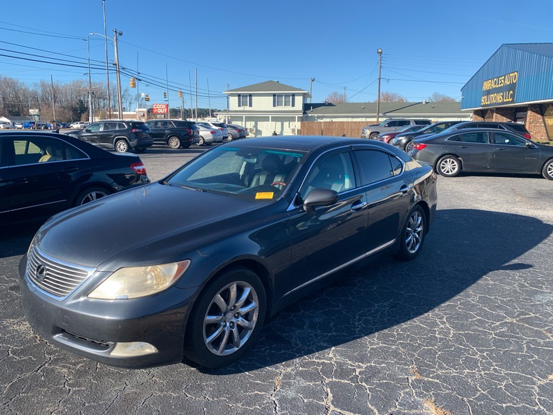 2007 Lexus LS Base's photo