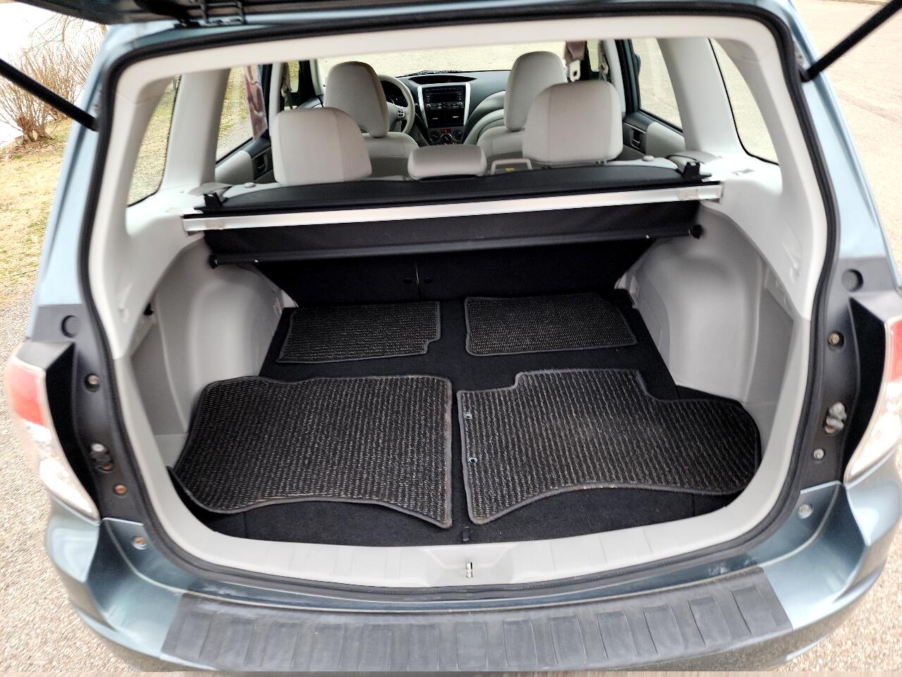 Subaru Forester 2.5X 2012