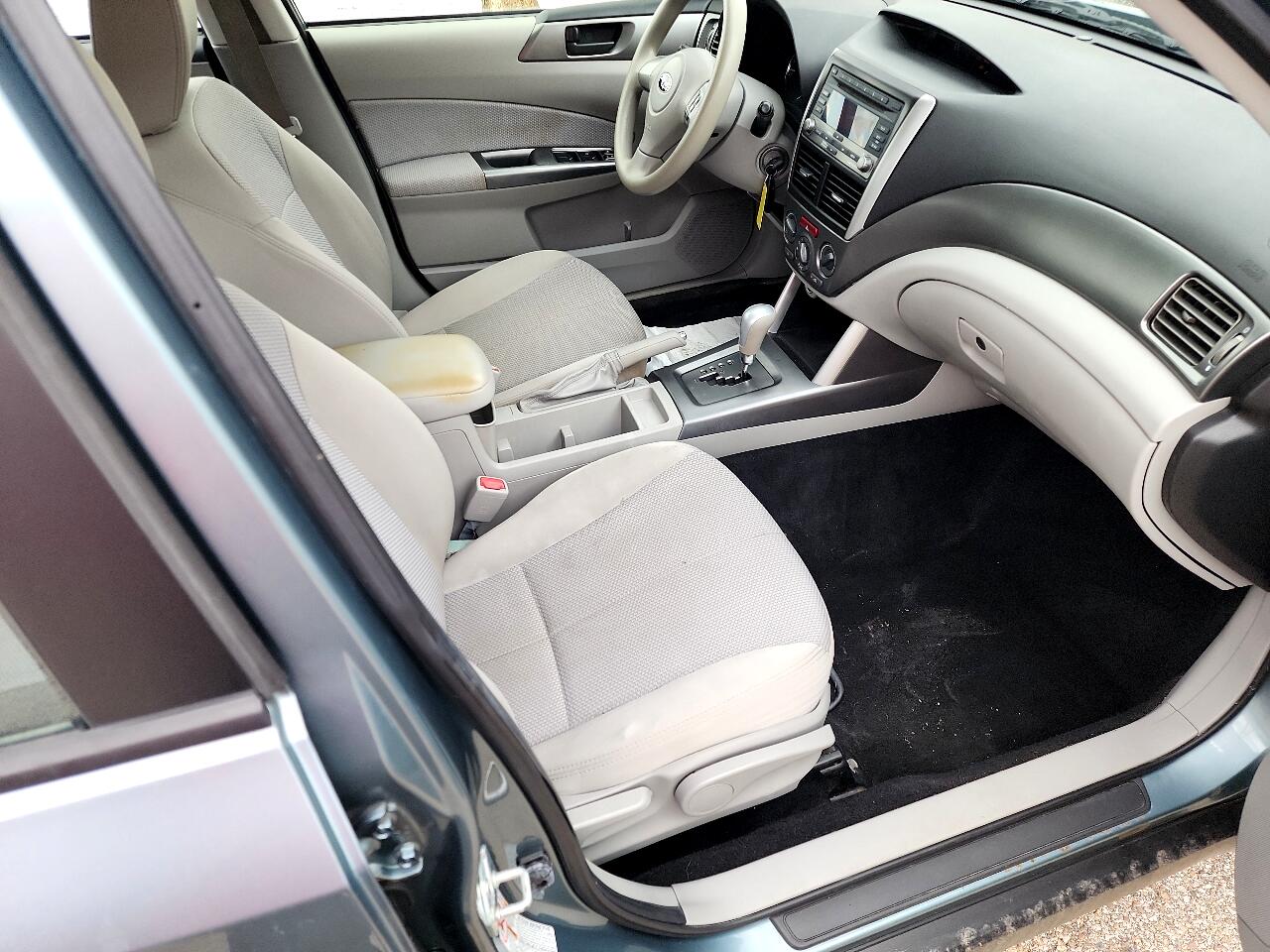 Subaru Forester 2.5X 2012