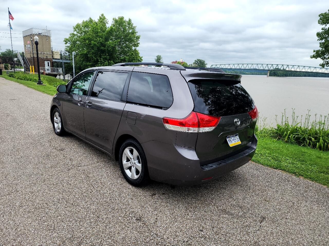 Toyota Sienna LE FWD 8-Passenger V6 2014
