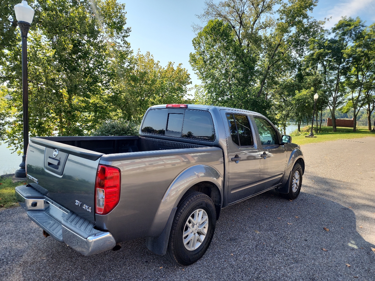 Nissan Frontier SL Crew Cab 5AT 4WD 2019
