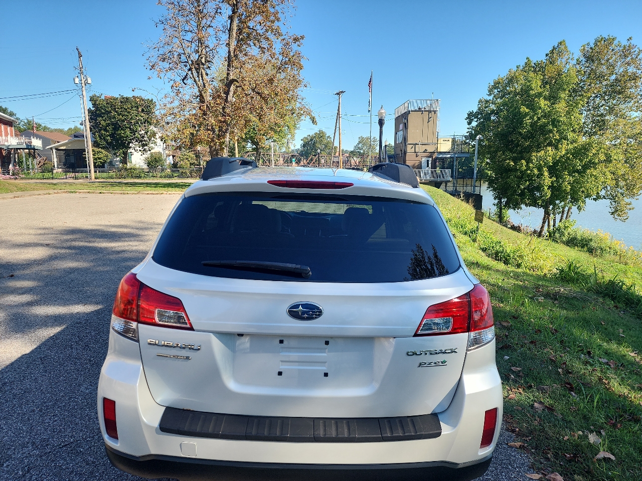 2012 Subaru Outback 2.5i Premium photo 4