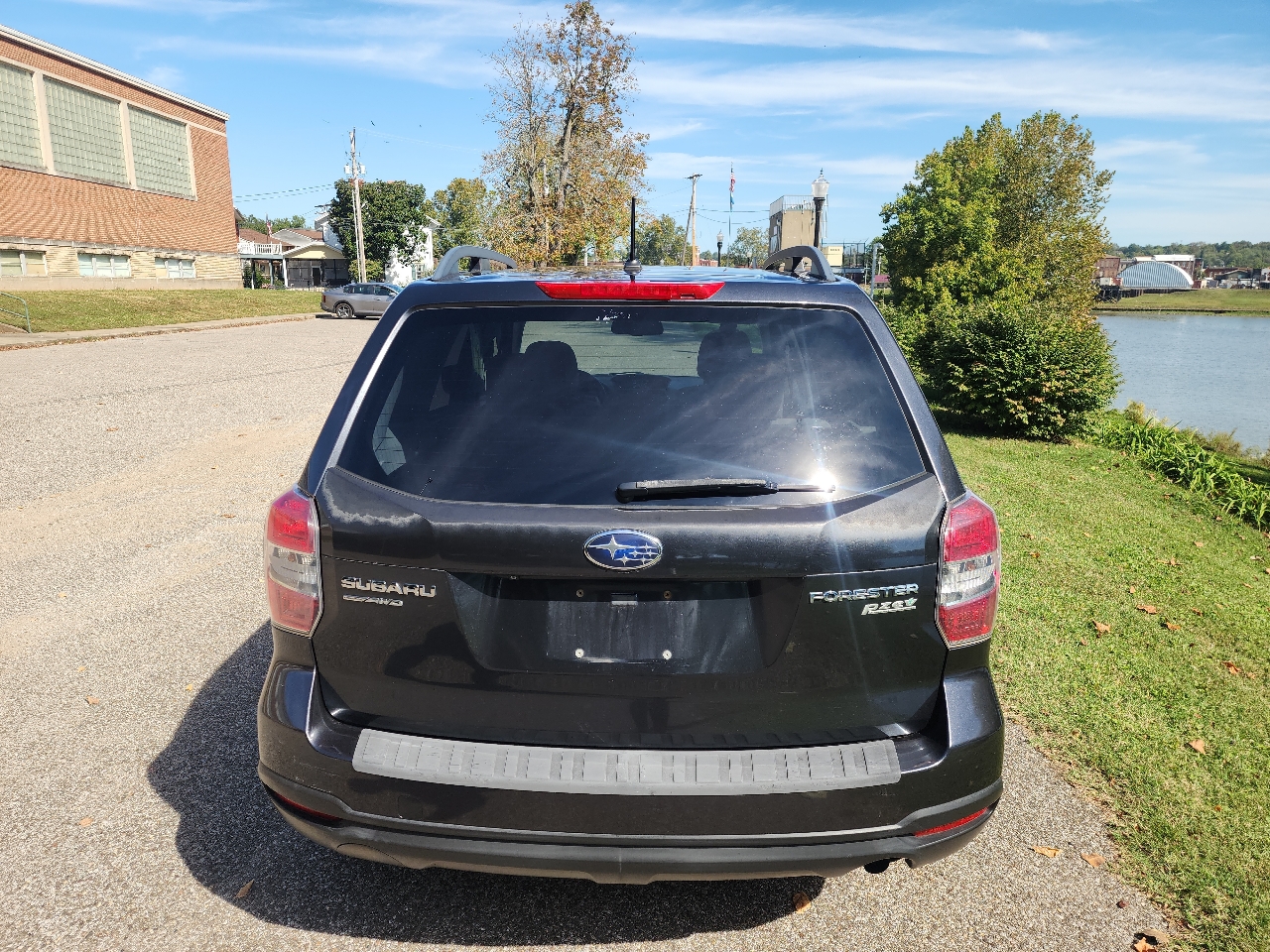 2014 Subaru Forester 2.5i Premium photo 4