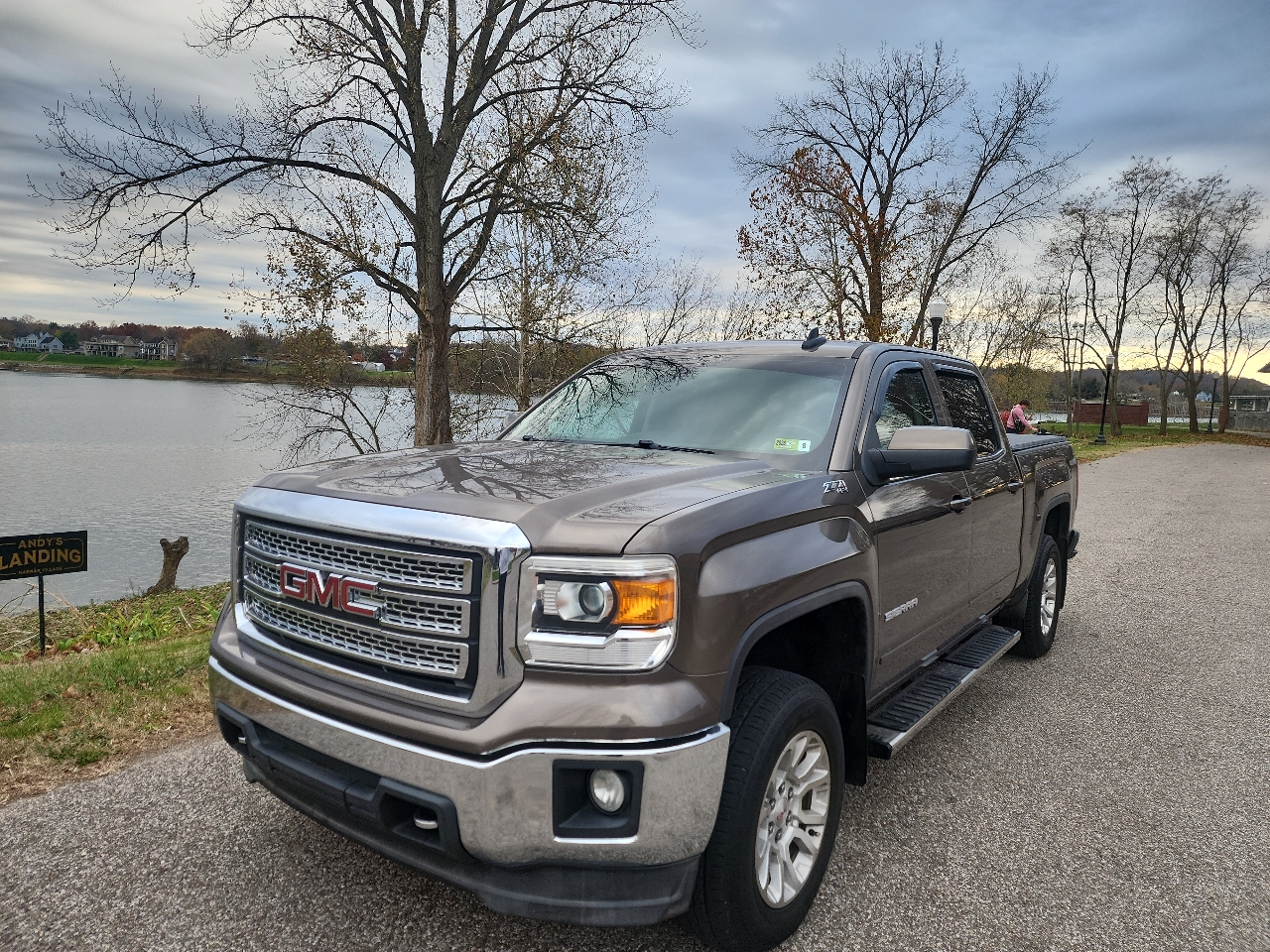 2015 GMC Sierra 1500 SLE's photo