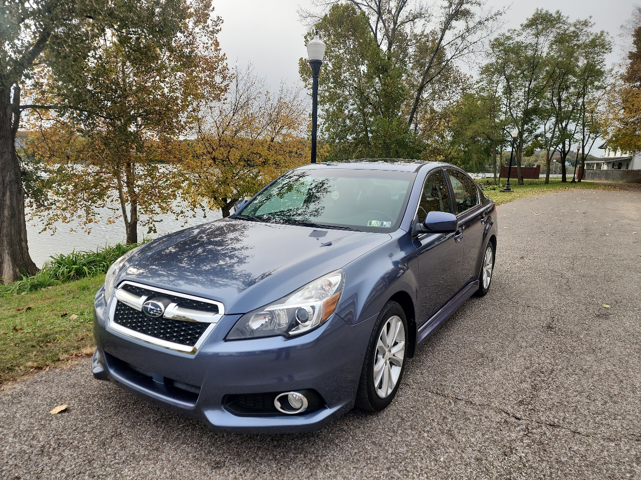 Subaru Legacy 2.5i Limited 2013