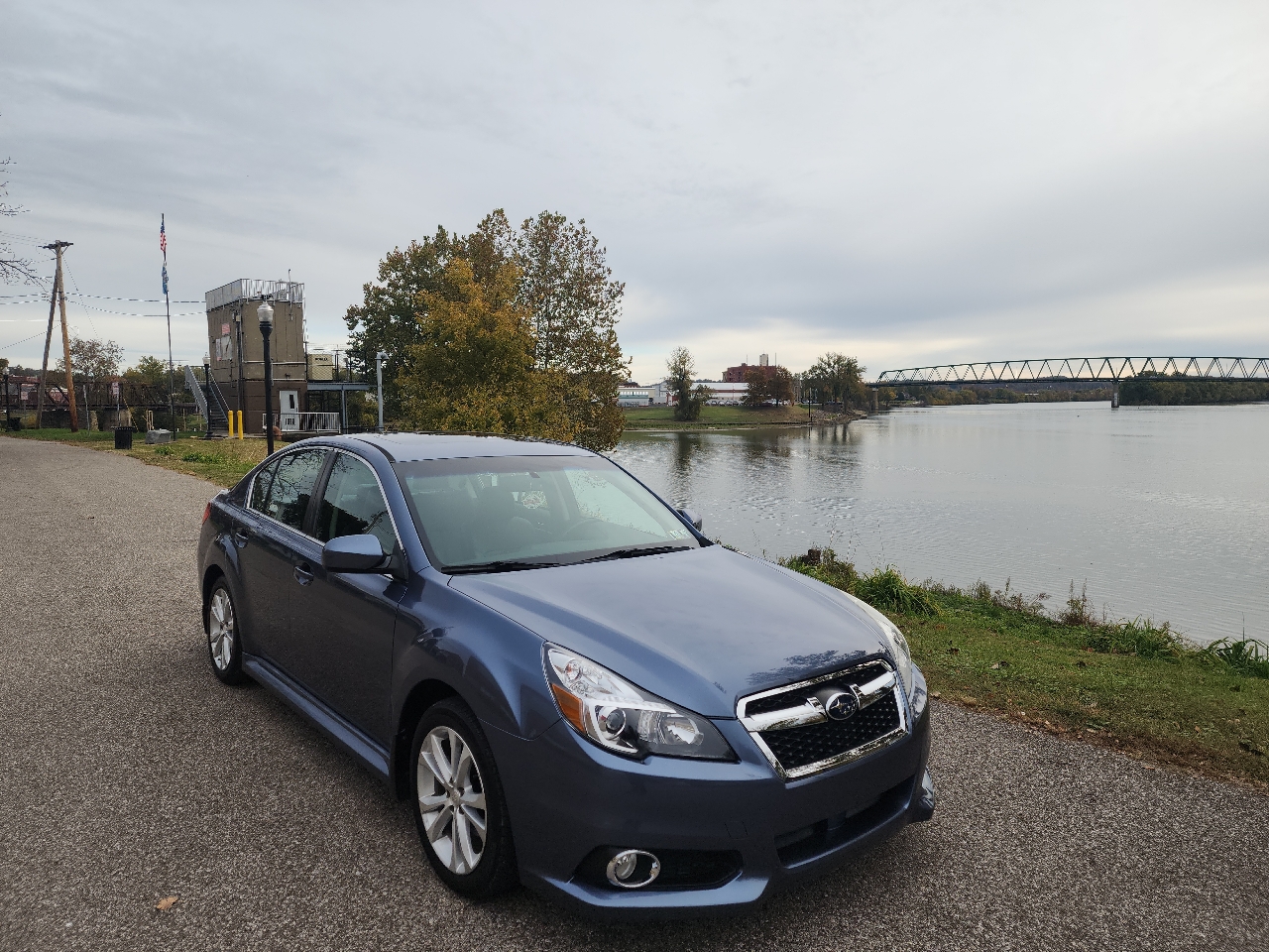 Subaru Legacy 2.5i Limited 2013