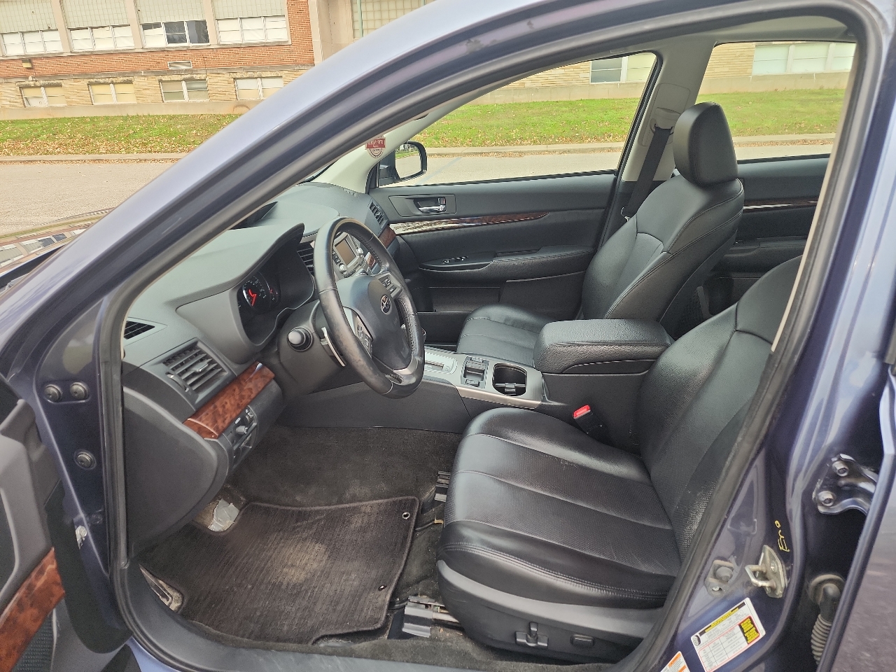 Subaru Legacy 2.5i Limited 2013