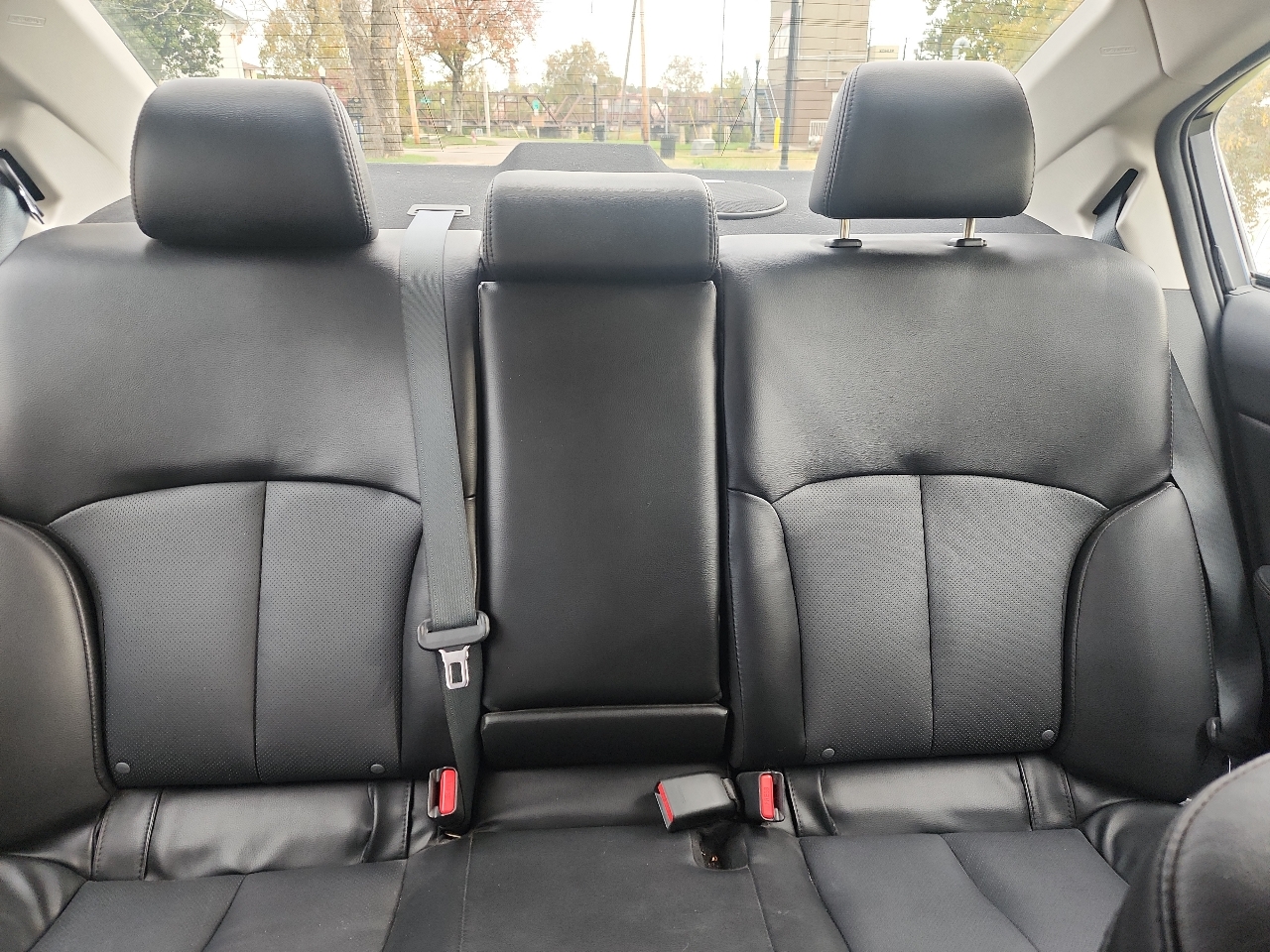 Subaru Legacy 2.5i Limited 2013