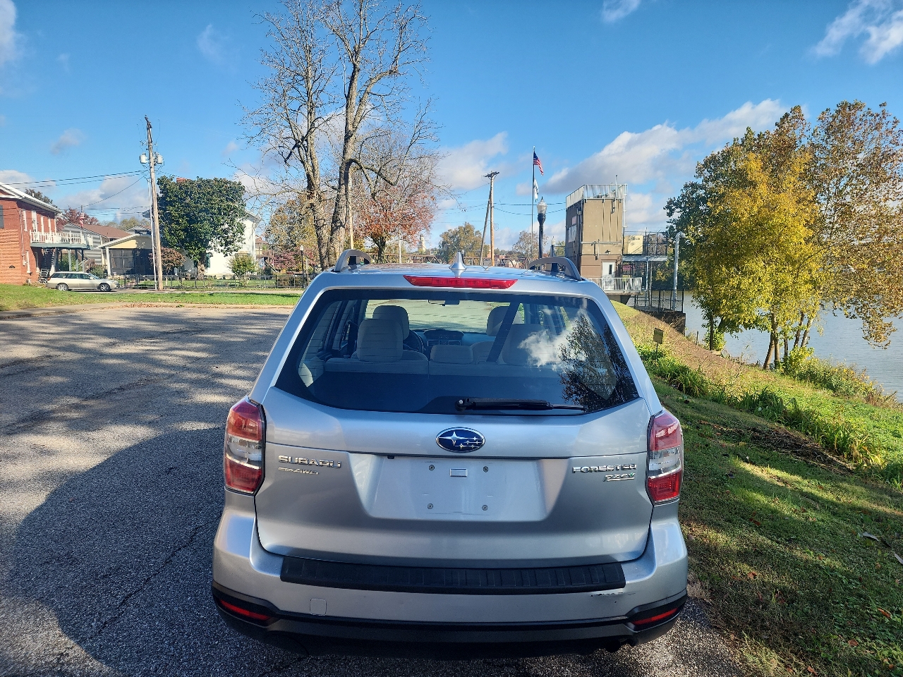 2016 Subaru Forester 2.5i Premium photo 4