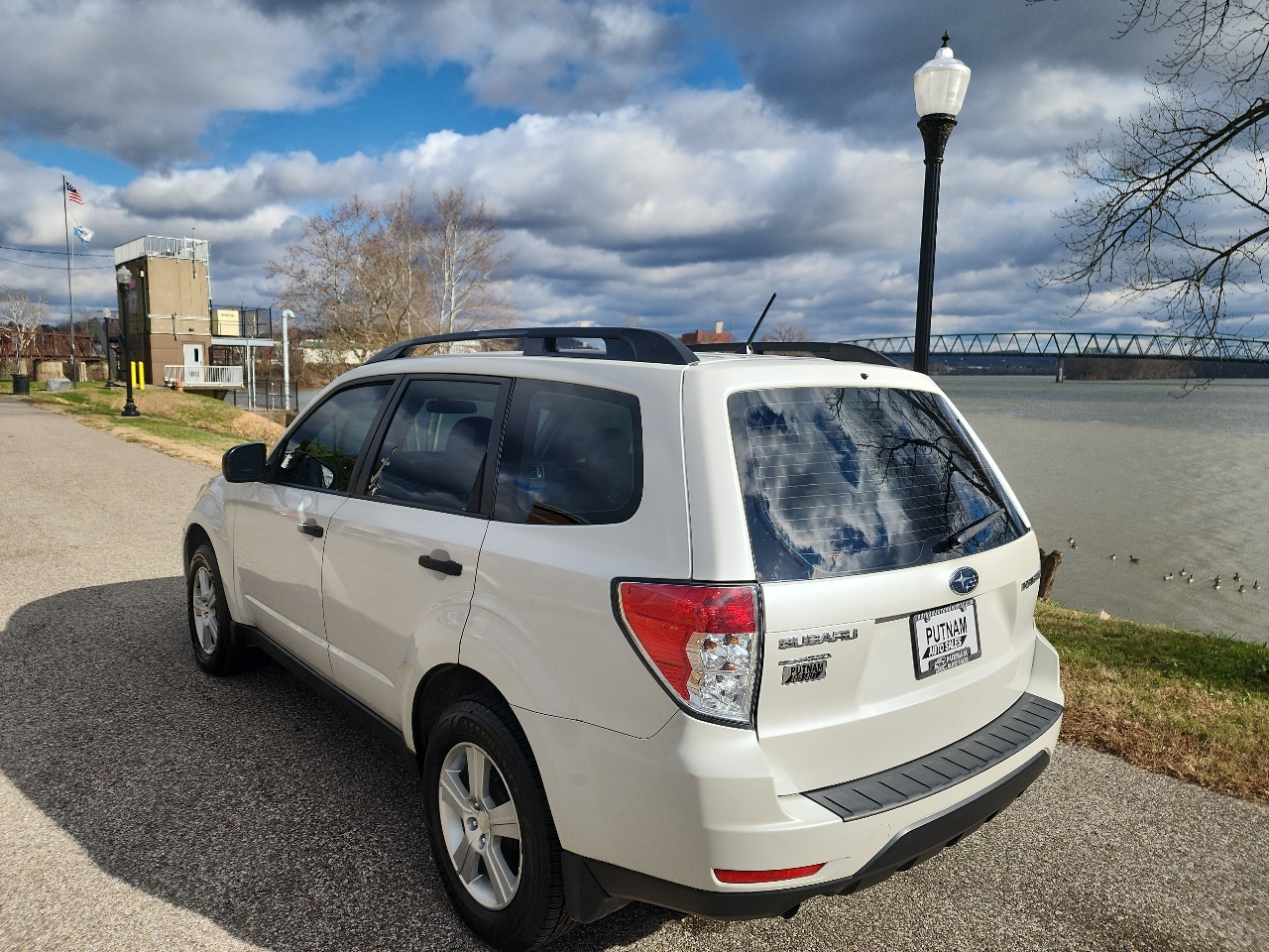 2010 Subaru Forester 2.5X photo 3