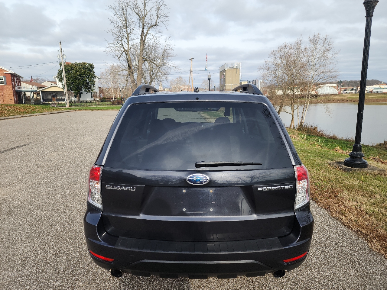 2009 Subaru Forester 2.5X Limited photo 4