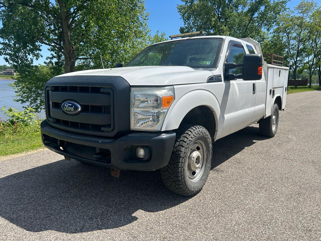 2016 Ford F-250 XL 4x4 SuperCab 8' Box's photo