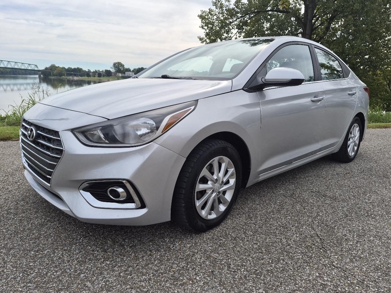 2019 Hyundai Accent SEL 4-Door 6A