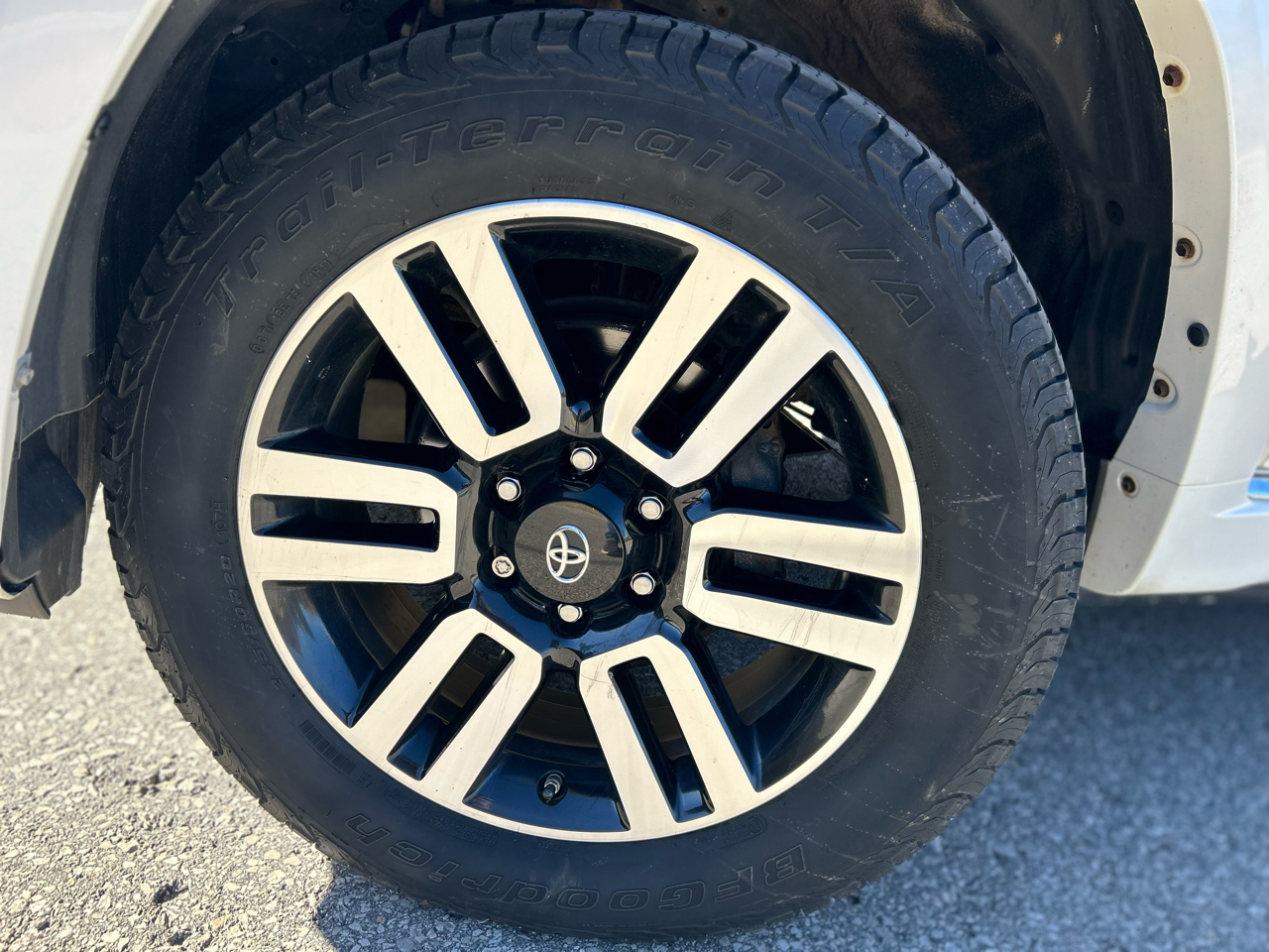 Toyota 4Runner Limited 4WD V6 2016 Toyota 4Runner Limited 4WD V6 2016