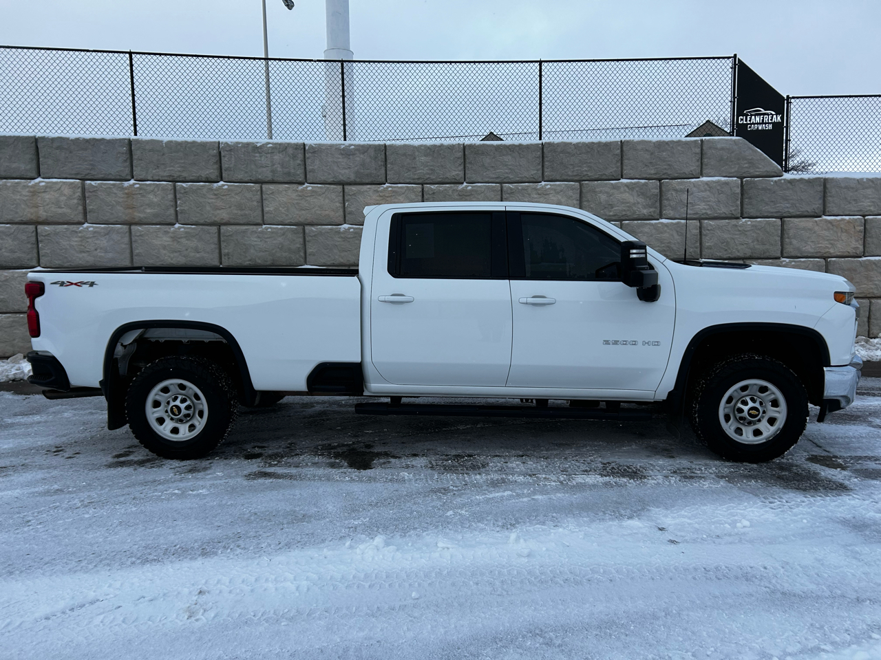 2021 Chevrolet Silverado 2500HD LT photo 2