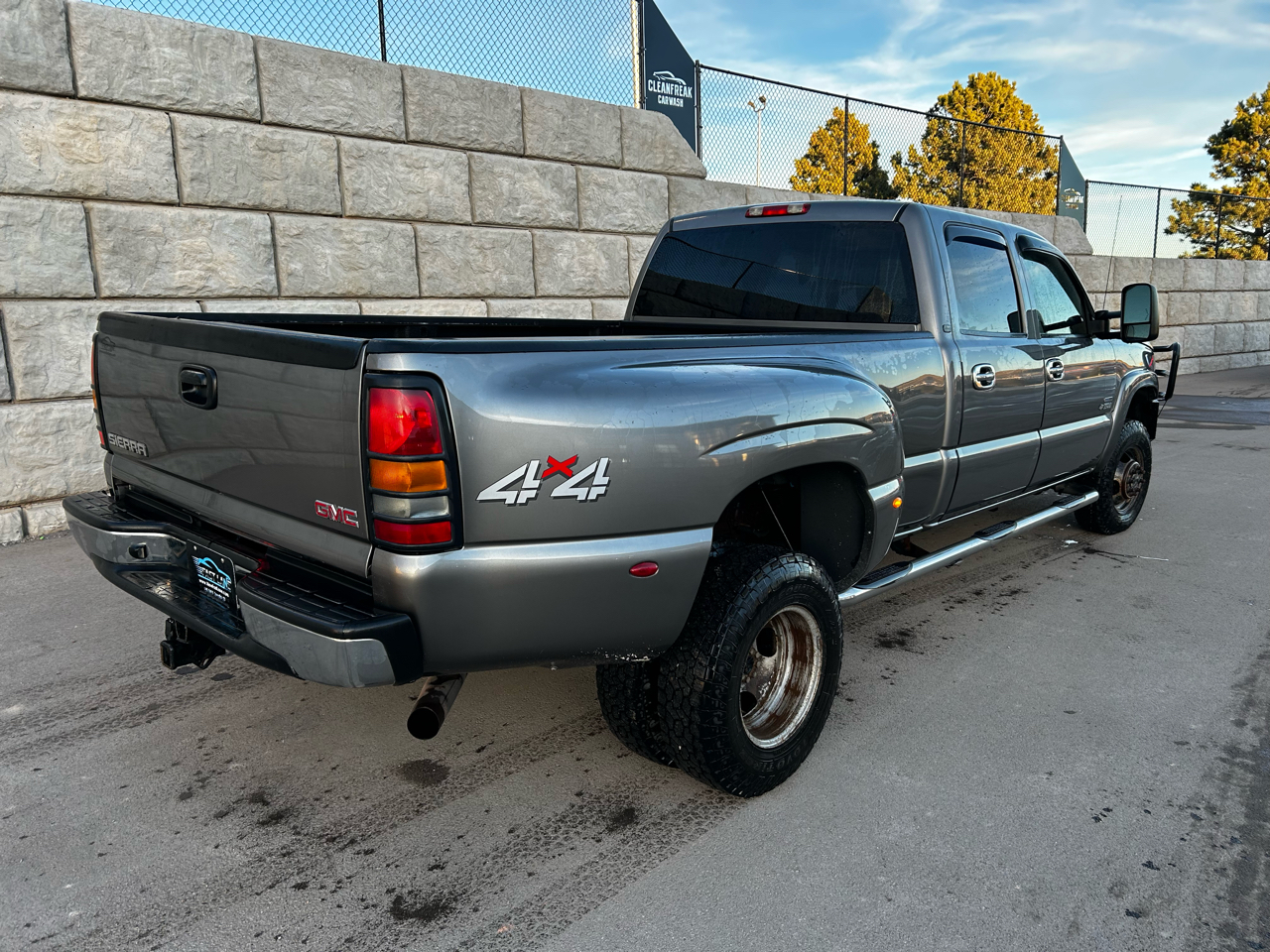 Chevrolet Silverado 3500 LT1 Crew Cab 4WD DRW 2006