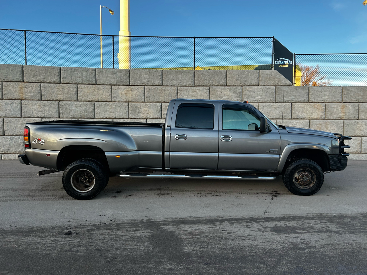 Chevrolet Silverado 3500 LT1 Crew Cab 4WD DRW 2006